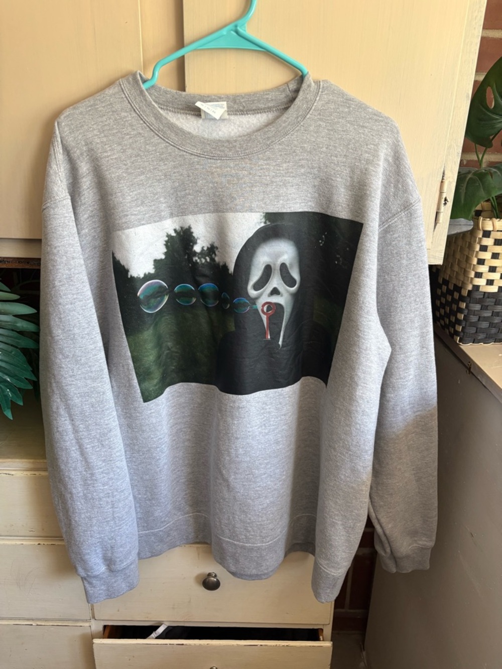 Gildan Gray Crewneck Sweatshirt with Scream Mask Graphic